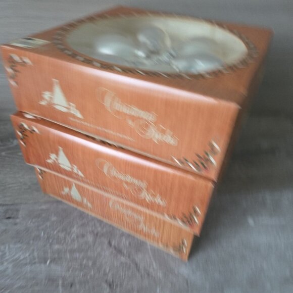 Christmas by Krebs Bright Silver Pearl White Glass Ball Drops 18 Ornaments USA - Picture 8 of 8